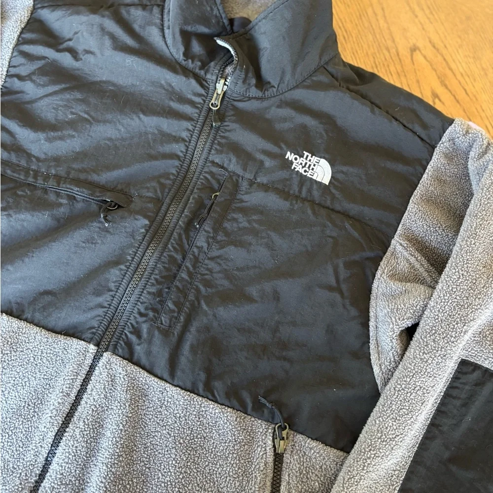 The North Face Men's Denali Two-Tone Performance Jacket - Picture 9 of 15